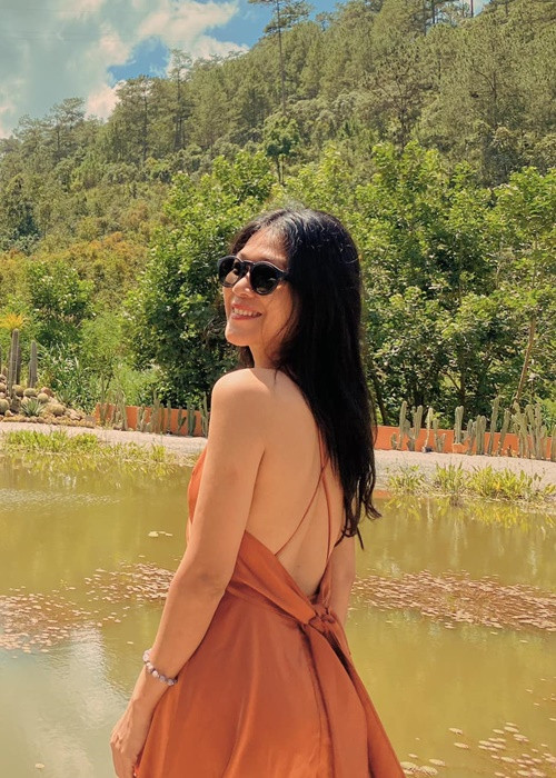 Những năm trở lại đây, Y Nhung thi thoảng đóng phim, diễn thời trang.