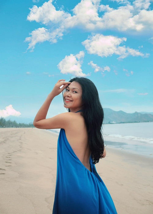 "Tôi sẽ sống với nhân vật, và sẽ hiểu được tâm lý của nhân vật là khi đến thời điểm đó, nó xảy ra chuyện bắt buộc phải khỏa thân chứ không phải vô lý mà có. Khi đóng những vai đó, tôi sẽ quên bản thân mình mà chỉ hóa thân vào nhân vật, tưởng tượng xung quanh mình là một màn đen rồi mới đóng được", cô nói.