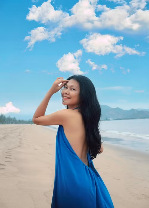 "Tôi sẽ sống với nhân vật, và sẽ hiểu được tâm lý của nhân vật là khi đến thời điểm đó, nó xảy ra chuyện bắt buộc phải khỏa thân chứ không phải vô lý mà có. Khi đóng những vai đó, tôi sẽ quên bản thân mình mà chỉ hóa thân vào nhân vật, tưởng tượng xung quanh mình là một màn đen rồi mới đóng được", cô nói.