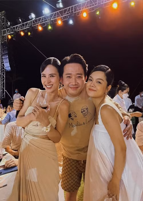 Phạm Quỳnh Anh quậy tưng bừng dù mang bầu vượt mặt. Ảnh: FBNV