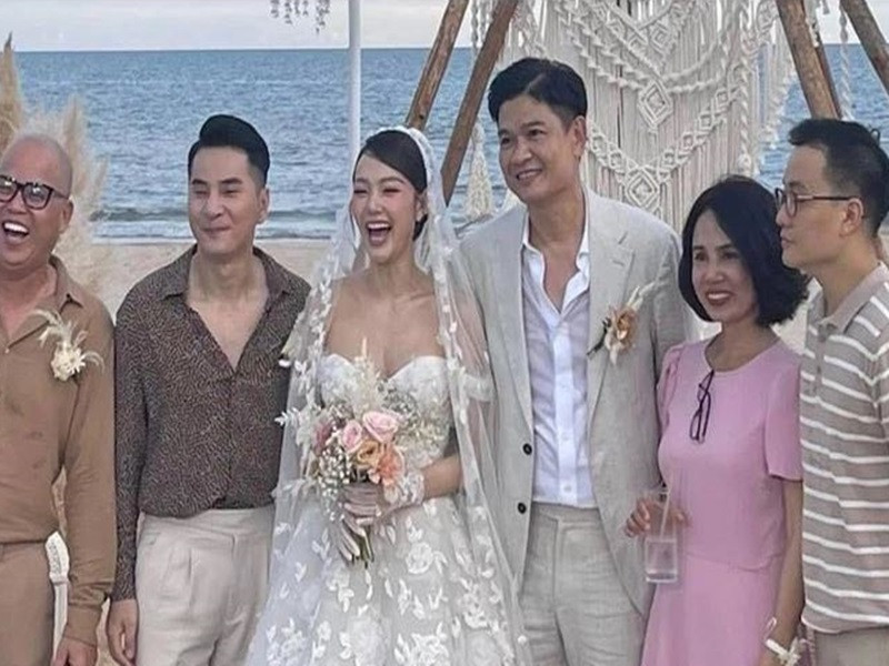 Ông xã của Minh Hằng cuối cùng cũng lộ diện trong đám cưới. Ảnh: Zing