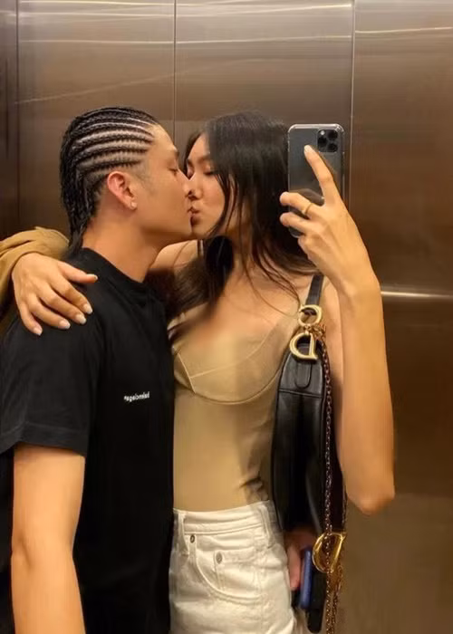 Thời gian đầu, Thảo Nhi và bạn trai thoải mái chia sẻ những khoảnh khắc ngọt ngào bên nhau. Ảnh: Vietnamnet