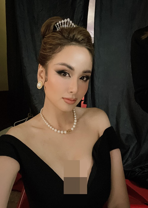 Trước nghi vấn bí mật kết hôn lần 3, Diễm Hương phản hồi với 2Sao rằng cô đang bận công việc nên chưa có thời gian quan tâm tới những tin đồn xung quanh.