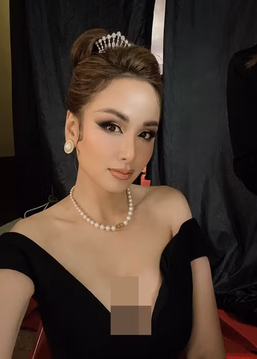 Trước nghi vấn bí mật kết hôn lần 3, Diễm Hương phản hồi với 2Sao rằng cô đang bận công việc nên chưa có thời gian quan tâm tới những tin đồn xung quanh.