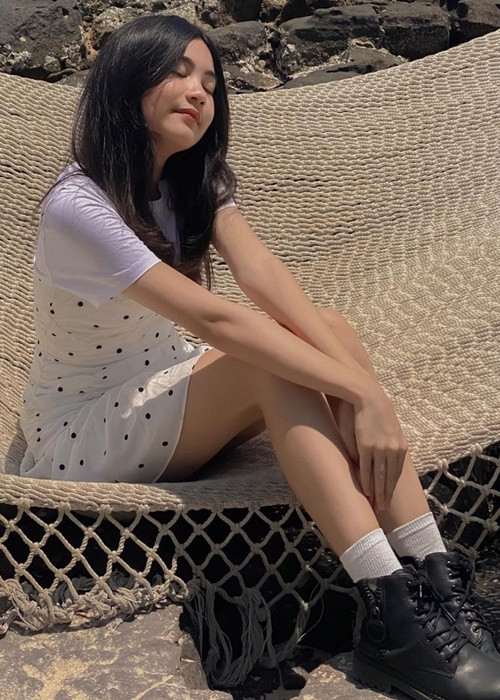 Năm 2021, Hạt Dẻ đã có chiều cao 1m7.