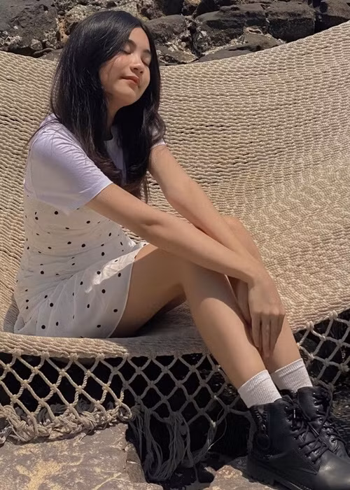 Năm 2021, Hạt Dẻ đã có chiều cao 1m7.