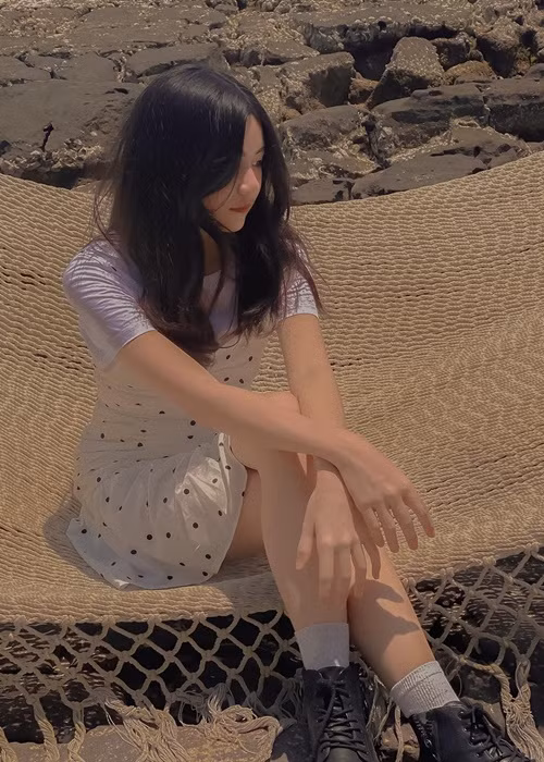 Đang tuổi dậy thì, con gái của Quyền Linh tăng chiều cao khá nhanh.