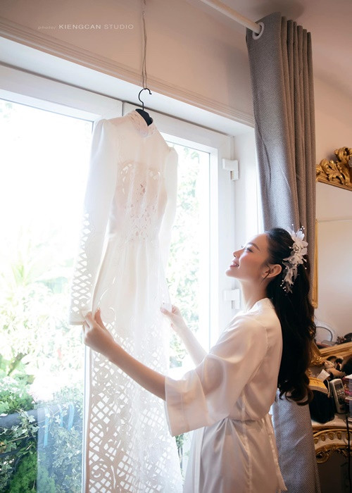 Lễ gia tiên của Minh Hằng tràn ngập tiếng cười.