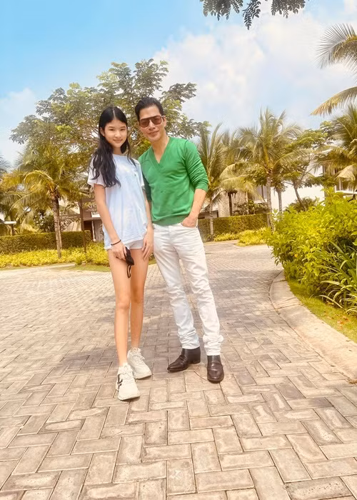 Nam diễn viên dành kỳ nghỉ xuân bên con gái ở Vũng Tàu.