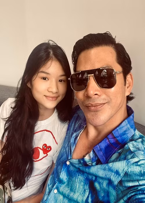 Nam diễn viên thường đưa con gái đi ăn uống dịp cuối tuần.