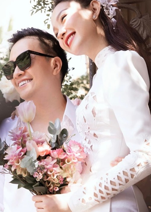 Gần đây, khi Minh Hằng tổ chức lễ gia tiên, Lương Mạnh Hải có mặt với vai trò phù rể. Ảnh: FBNV