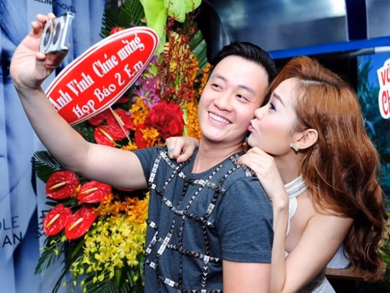 Minh Hằng và Lương Mạnh Hải trở nên thân thiết sau khi đóng phim chung. Ảnh: Zing