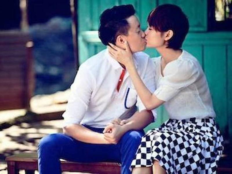 Trong phim, Đông Dương (Minh Hằng) thích Hải Minh (Lương Mạnh Hải) nên tìm mọi cách làm quen và sau nhiều pha hiểu nhầm hài hước với những kỷ niệm vui buồn thú vị, cả hai dần phát sinh tình cảm. Ảnh: Vietnamplus