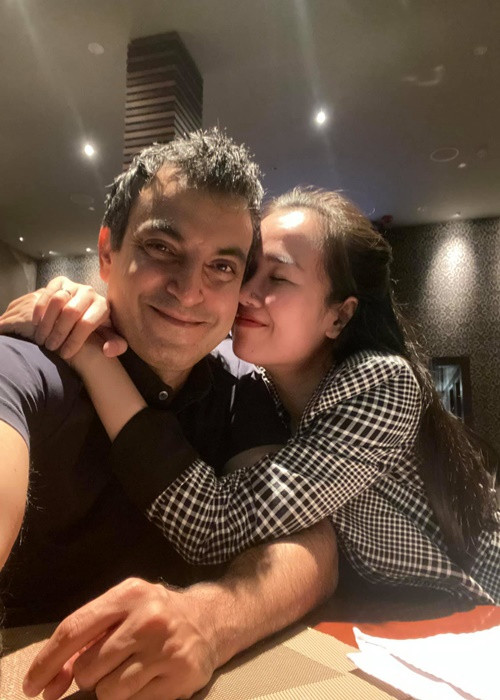 Theo Võ Hạ Trâm, vợ chồng cô đều là những người thực tế. Thay vì hoa, quà trong các dịp kỷ niệm, vợ chồng cô dành dụm tiền để cùng nhau xây dựng cuộc sống tốt hơn.