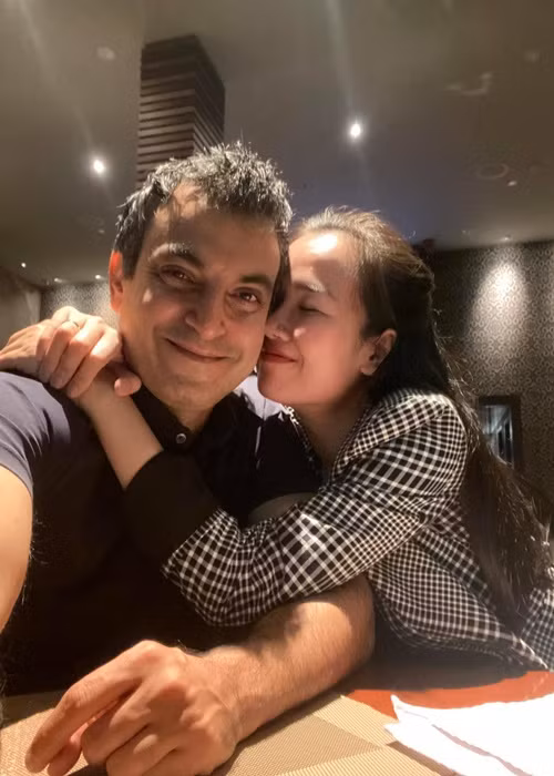 Theo Võ Hạ Trâm, vợ chồng cô đều là những người thực tế. Thay vì hoa, quà trong các dịp kỷ niệm, vợ chồng cô dành dụm tiền để cùng nhau xây dựng cuộc sống tốt hơn.