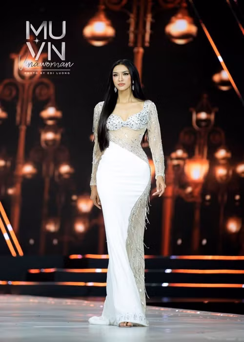 Nguyễn Thị Oanh là quán quân Vietnam’s Next Top Model 2014. Mới đây, cô tham gia Hoa hậu Hoàn vũ Việt Nam 2022 và dừng chân ở top 16. Ảnh: FBNV