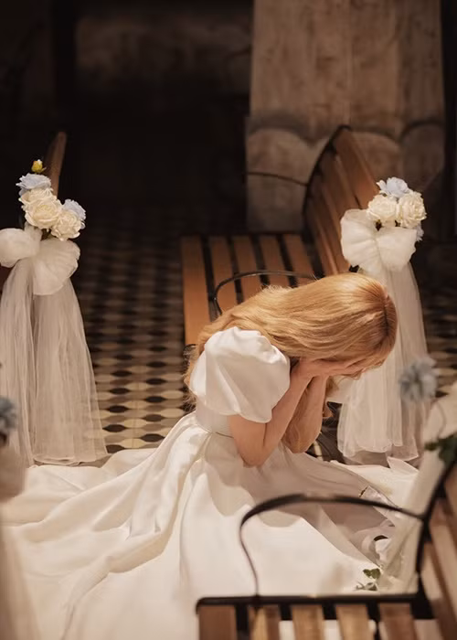 Nữ ca sĩ chỉ dùng chính cảm xúc thật để thể hiện ca khúc một cách tốt nhất. Ảnh: Dân Việt