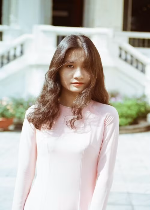 Ngoài vương miện, Thanh Hà còn nhận được 3 giải thưởng phụ gồm Người đẹp truyền thông, Người đẹp môi trường và Người đẹp nhân ái. Ảnh: Môi trường và đô thị