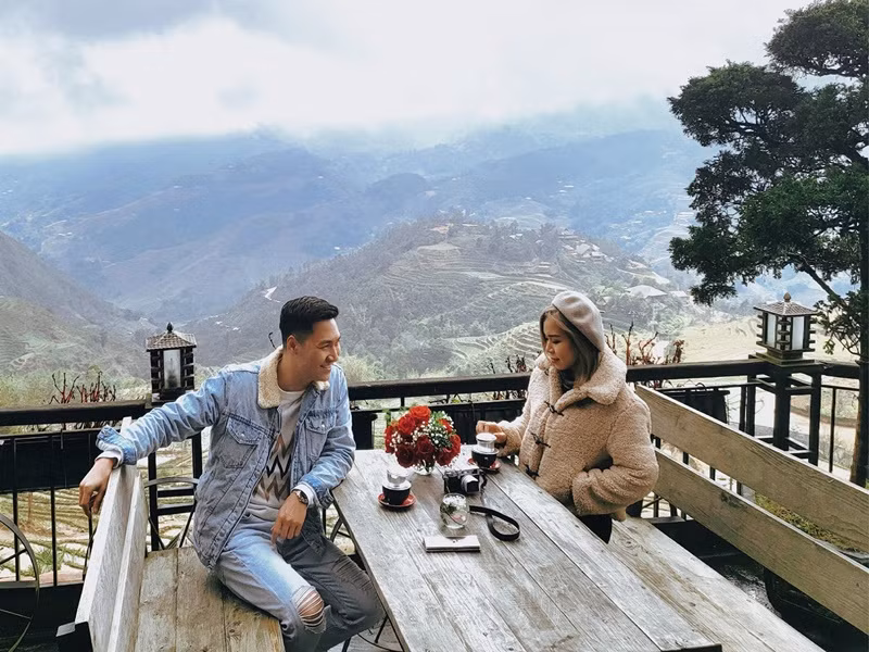 Cặp đôi có nhiều khoảnh khắc tình bể tình khiến nhiều người phát ghen.