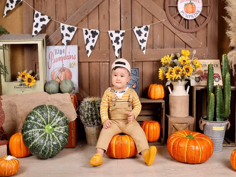 Bé Brian càng lớn càng đáng yêu khiến nhiều cư dân mạng mê tít.