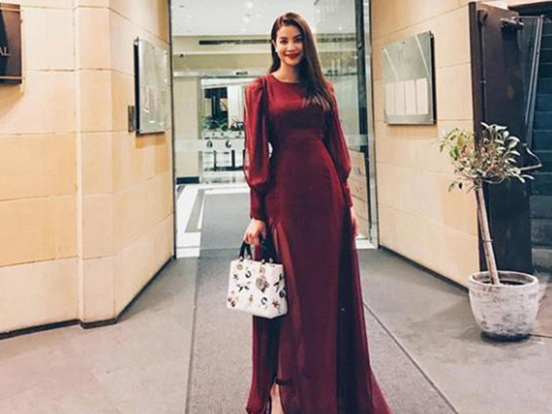 Năm 2018, xuất hiện tin đồn Phạm Hương mang bầu và sang Mỹ để chờ sinh con bởi cô liên tục lộ vòng hai lùm lùm. Về phần mình, người đẹp khẳng định sang nước ngoài để điều trị bệnh tuyến giáp. Ảnh: FBNV