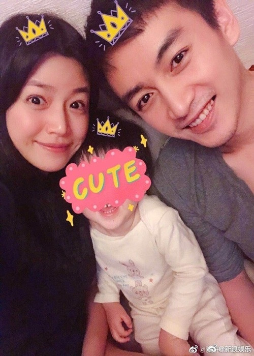 Tháng 12/2016, bà xã của Trần Hiểu hạ sinh con trai đầu lòng tên tên Tiểu Tinh Tinh. Ảnh: Saostar