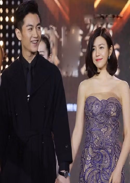 Cuộc hôn nhân giữa Trần Hiểu và Trần Nghiên Hy khá sóng gió. Tháng 2/2018, “nàng Tiểu Long Nữ” vướng tin đồn ngoại tình với ca sĩ Anthony Neely. Phía công ty lập tức phủ nhận. Ảnh: Thế giới điện ảnh