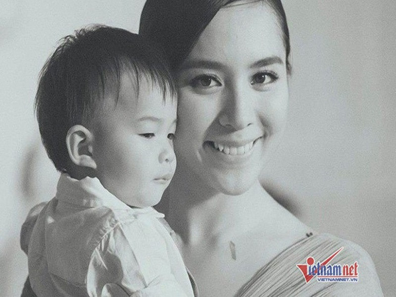 Đầu năm 2012, nàng á hậu hạ sinh con trai đầu lòng. Năm 2014, Thiên Lý sinh con trai thứ hai nhưng đến năm 2015 mới tiết lộ có thêm con. Vài năm trở lại đây, người đẹp không lộ diện trước công chúng. Ảnh: Vietnamnet