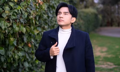 Toan canh on ao Dan Truong bi to hat 2 ca khuc khong xin phep