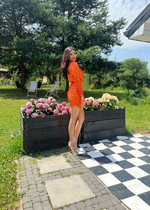 Nàng á hậu khoe hình thể thon gọn, gợi cảm. Ảnh: Miss Supranational - Vietnam