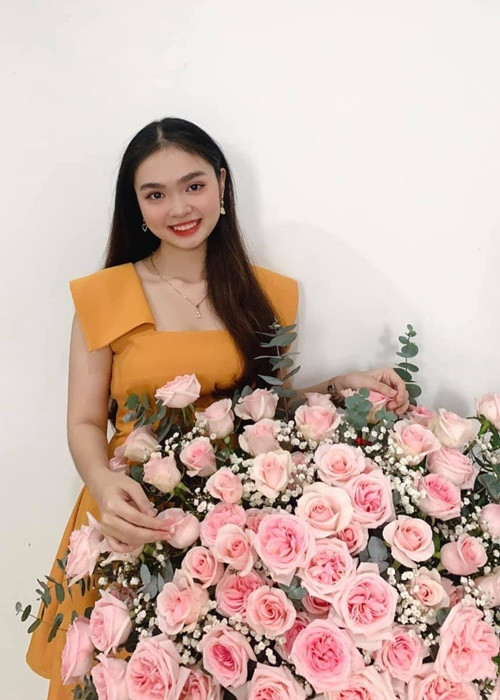 Nữ ca sĩ chính thức thử sức ở lĩnh vực kinh du lịch với cương vị giám đốc. Ảnh: FBNV