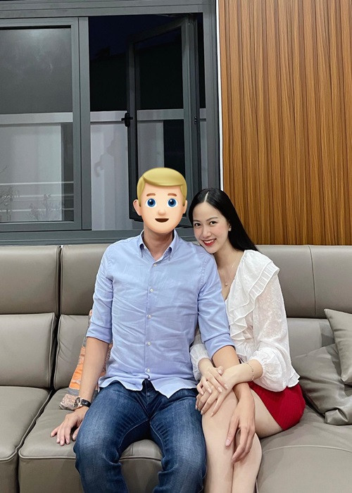 Trước đó, Top 5 Hoa hậu Việt Nam 2020 thi thoảng khoe ảnh tình tứ bên nủa kia. Ảnh: FBNV