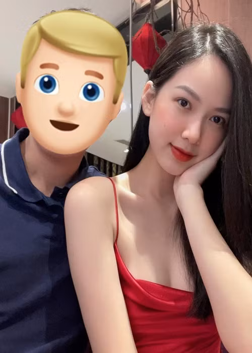 “Người đẹp có làn da đẹp nhất” Hoa hậu Việt Nam 2020 vẫn giấu mặt bạn trai. Ảnh: FBNV