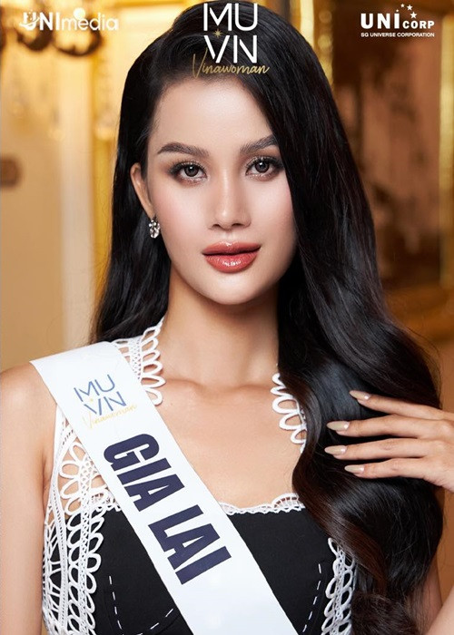 Từng thi Hoa hậu Hoàn vũ Việt Nam 2019 giống Hoàng Phương, Nguyễn Thị Hương Ly lọt top 5 chung cuộc. Trở lại cuộc thi năm nay, "người đẹp 10 năm chăn trâu" được đánh giá cao.