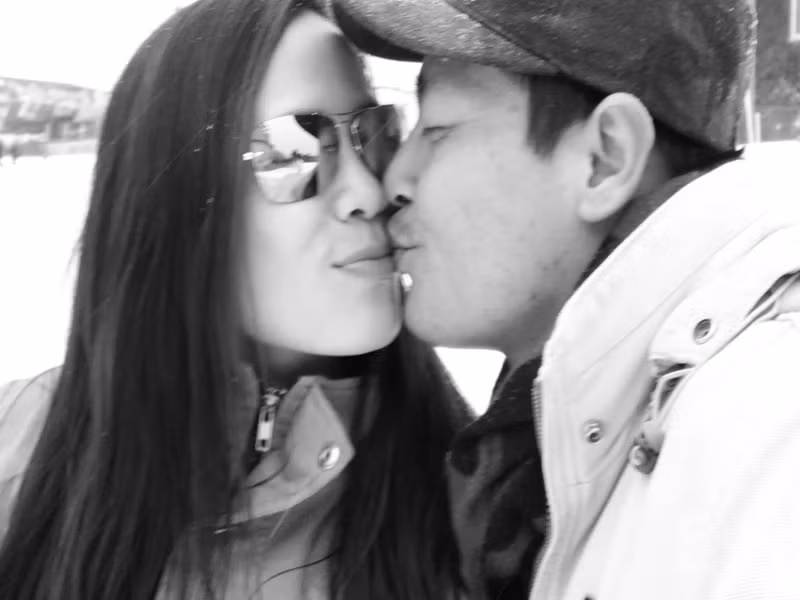 Trong cuộc phỏng vấn với Người đưa tin, Phan Anh cho biết, vợ chồng anh là một cặp vợ chồng giống như bao nhiêu cặp vợ chồng khác, có ấm nồng, có giá lạnh, có tranh cãi. Tuy nhiên, cả hai rất hiếm khi tâm sự chuyện riêng ra bên ngoài.