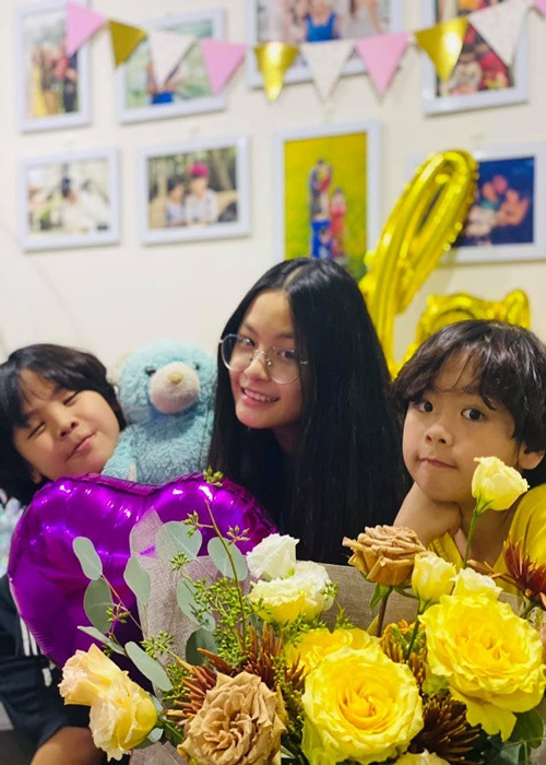 Bảo Anh (Bo) là cô con gái đầu lòng của nam MC. Cô nhóc từng tham gia “Bố ơi! Mình đi đâu thế mùa 1” cùng Phan Anh.