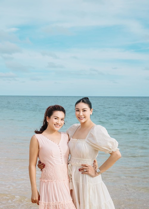 Anh Thơ tự tin đọ sắc cùng những người bạn là mỹ nhân Việt như Hà Kiều Anh (trong ảnh), Thanh Hằng.