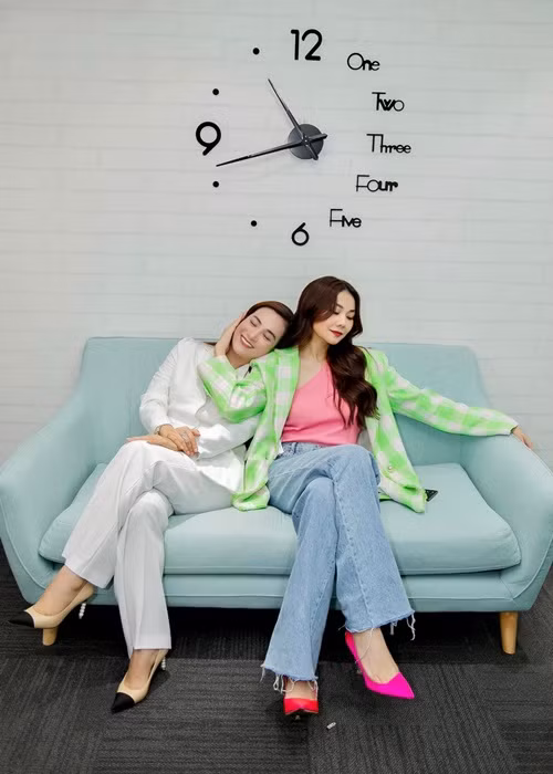 Anh Thơ thanh lịch, sang trọng không kém Thanh Hằng tại một sự kiện.