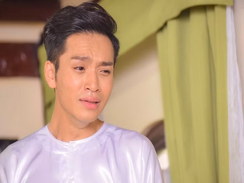 Sau Gương mặt thân quen, Bạch Công Khanh thử sức với MC, diễn viên. Nam ca sĩ nhận được phản hồi tích cực sau vai cậu ba Xuân yếu đuối trong phim "Tiếng sét trong mưa". Ảnh: FBNV