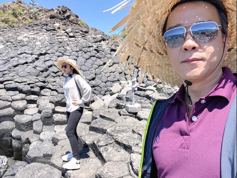 Vợ chồng Hà Thanh Xuân đang cùng nhau khởi nghiệp, xây dựng hệ thống nuôi cá Koi mới sau khi nam doanh nhân để lại tài sản cho vợ cũ.