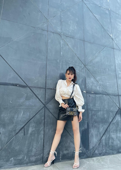 Nữ ca sĩ chia sẻ rằng cô cảm thấy mình may mắn vì có ông xã luôn ủng hộ và góp ý để công việc kinh doanh ngày càng phát triển.