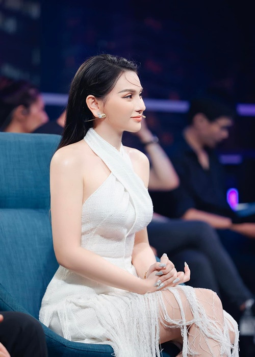 Thu Thủy vừa có sự nghiệp vừa có tổ ấm trọn vẹn ở tuổi 38.