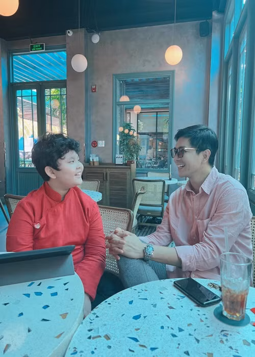 Tim vui vẻ mỗi lần dành thời gian cho con trai đầu lòng.