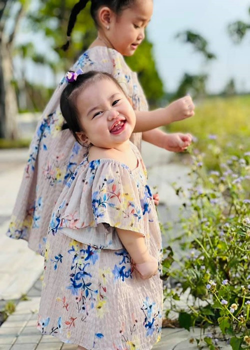 Con gái thứ hai của nam diễn viên hài có vẻ ngoài vô cùng đáng yêu.