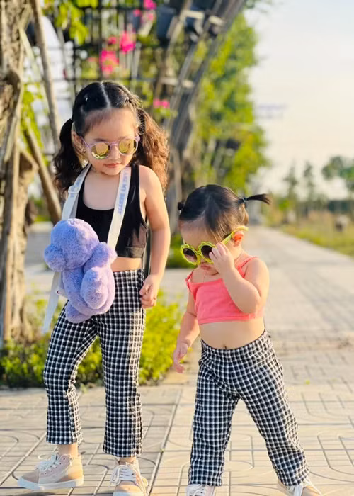 Những bức ảnh của hai bé Bảo Ngọc và Bảo Nhi thu hút sự chú ý của nhiều fan Lê Dương Bảo Lâm.