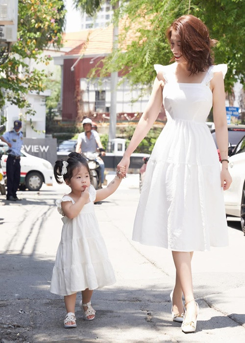 Pha Lê rất hài lòng về ca dao kéo. Trong cuộc phỏng vấn với Ngôi sao, nữ ca sĩ cho hay: "Bây giờ, tôi chỉ lo chăm sóc và giữ gìn những "thành quả" này. Tuy nhiên, tôi chỉ giữ vệ sinh chứ không kiêng khem và tập luyện. Tôi vừa lười lại ăn rất ngon miệng nên nếu mập lên thì chỉ có cách tiếp tục phẫu thuật thẩm mỹ".