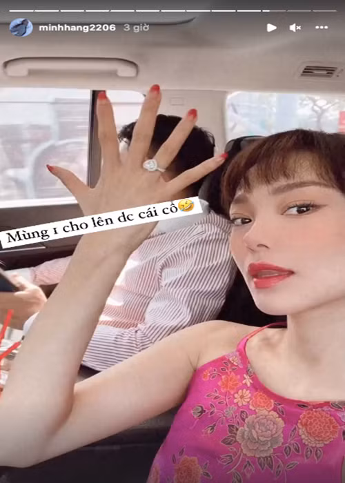 Minh Hằng được cầu hôn bằng nhẫn kim cương. Ảnh: Yan