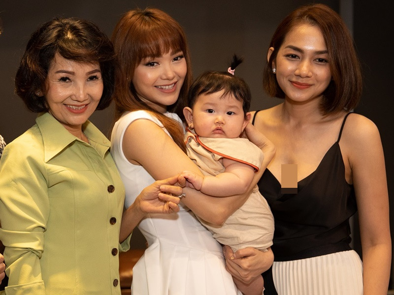 Minh Hằng chia sẻ: "Lúc đầu, cả bố lẫn mẹ đều không đồng ý. Thế nhưng đúng là chuyện tình cảm không giống như công việc, khi đặt ra kế hoạch thì chỉ cần thực hiện đúng như vậy là hoàn thành tiến độ”. Ảnh: VTC