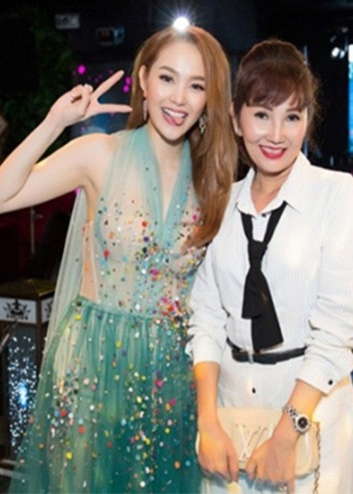 Bà Minh Châu khá trẻ trung so với tuổi 57. Ảnh: Phụ nữ Việt Nam