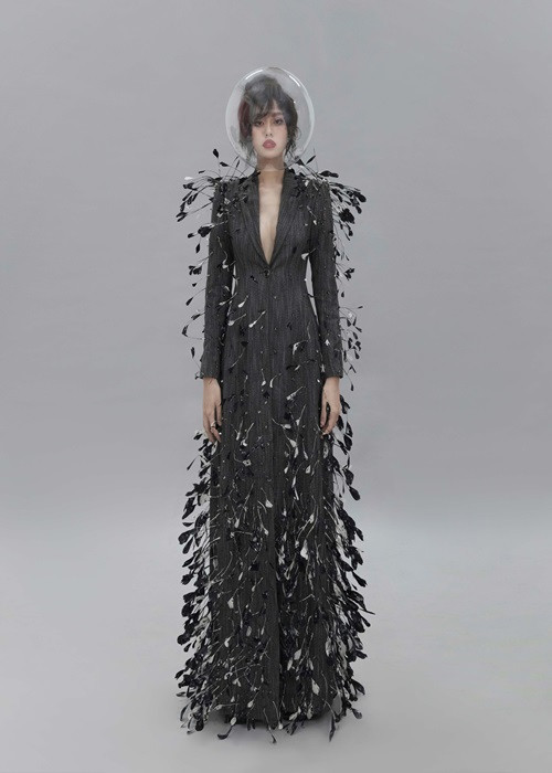 Ngoài ra, Tường còn được nhiều nhãn hàng lớn nhỏ “chọn mặt gửi vàng” với vai trò đại sứ.